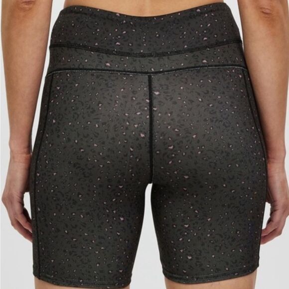 VOLCOM LADIES LIVED IN BIKE SHORT SIZE X-LARGE IS UNLINED COLOR IS ESPRESSO NWT - Picture 2 of 3